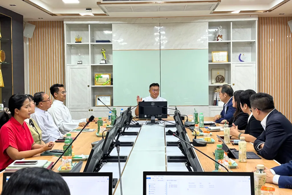 Jinbu ประสานความร่วมมือด้านการศึกษาระหว่าง Maple Leaf Education Systems และโรงเรียนยอแซฟอุปถัมป์