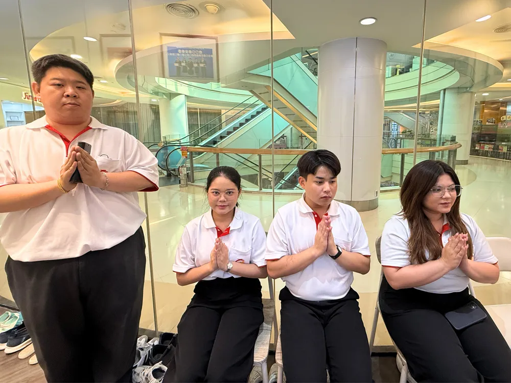 พนักงาน Jinbu ร่วมทำกิจกรรมเชิงวัฒนธรรมในพิธีเปิดสำนักงานใหม่