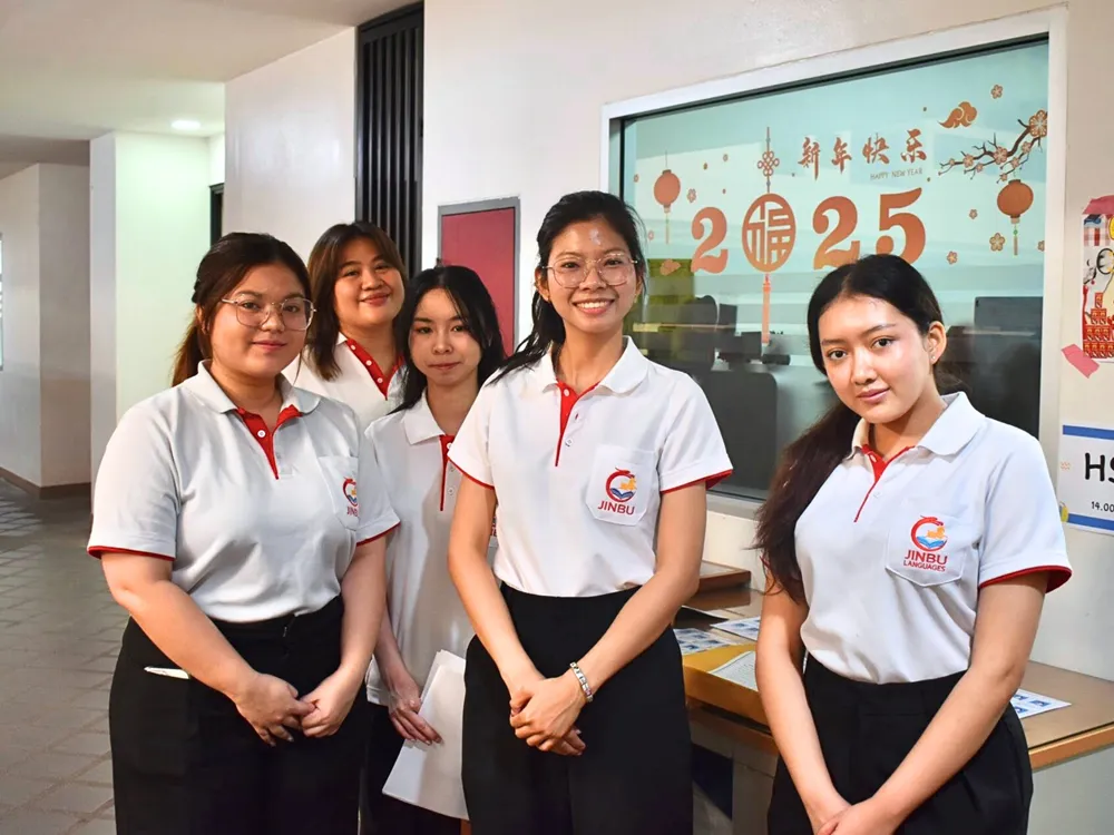 ทีมงานศูนย์สอบ HSK Jinbu ดูแลผู้เข้าสอบตามมาตรฐานการจัดสอบสากล
