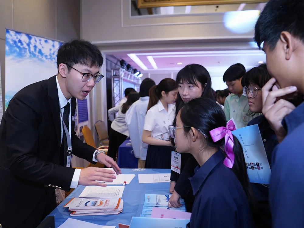 นักเรียนไทยเข้าร่วมฟังบรรยายและรับข้อมูลทุนการศึกษาต่อมหาวิทยาลัยจีน