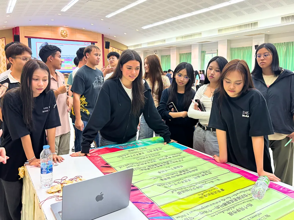 นักเรียนไทยร่วมกิจกรรมกลุ่ม นำเสนอผลงานและอภิปรายใน Jinbu Chinese Camp ณ โรงเรียนอัสสัมชัญศรีราชา