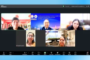 ภาพหน้าจอ Zoom แสดงผู้เข้าร่วมประชุมออนไลน์วางแผนโครงการอบรมสมรรถนะครูภาษาจีน รุ่นที่ 2
