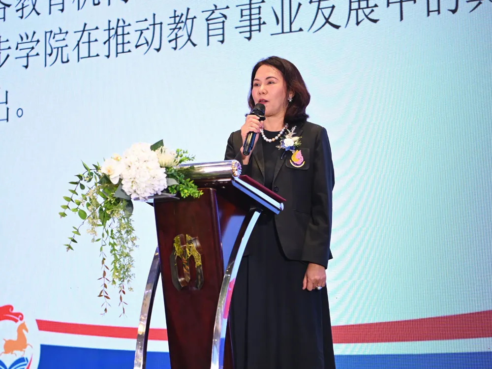ผศ.ดร. เกศราพรรณ พันธุ์ศรีเกตุ ผู้อำนวยการโรงเรียนบัณฑิตพิทยา กล่าวแสดงความรู้สึกต่อการเข้าร่วมเครือข่ายความร่วมมือ