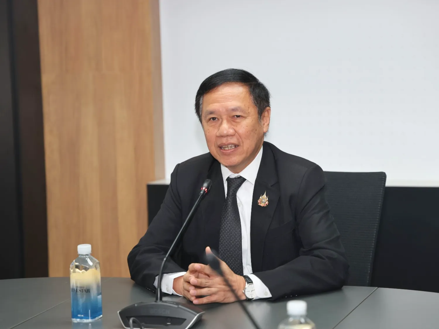 ผู้บริหารกล่าวสุนทรพจน์ในที่ประชุมโครงการฝึกสอนภาษาจีน